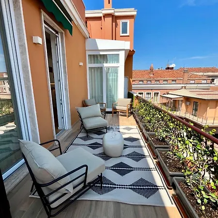 Tevere Rooftop Lejlighed